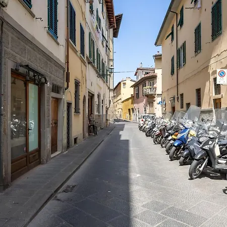 Lupi By Halldis Apartment Florence
